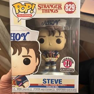 Steve Stranger Things Baskin-Robbins exclusive 829